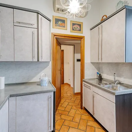 Maggio - Boutique In *